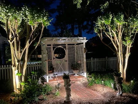 South Georgia Landscape Lighting Ideas to Highlight Trees, Beds, and Outdoor Living Spaces 